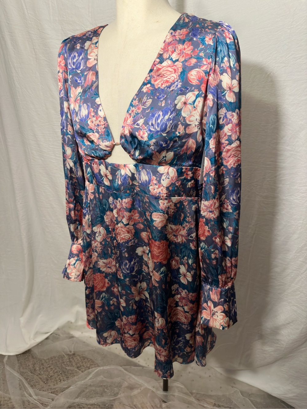 NWT ACOA Floral Cutout Mini Dress Blue Pink Long Sleeve Silky Large